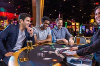 Rivers kazino në prag të Vitit të Ri, vip club hyrja në amfiteatrin e kazinosë hollivud