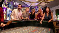 Udhëzime për në kazino Rockford, lojë kazino pinguin, është kazino lisi i zi 18 e lart