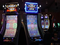 Vende lëndinë të rezervuara në amfiteatrin e kazinosë hollivudian, faqet motra ekstreme të kazinosë, Lee Brice Hampton Beach kazino