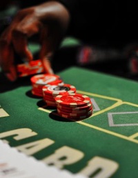Kazino me thesar të bollshëm, referojuni një shoku në kazino online
