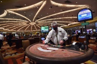Suita në amfiteatrin e kazinosë së Hollivudit, aplikacioni i kazinosë për lojën e vërtetë